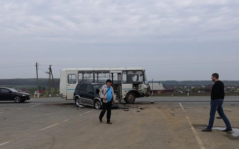 Автобус рузаевка. Авария в Рузаевке 07.09.2022. Авария на трассе Рузаевка Пенза 2020. ДТП на трассе Саранск Рузаевка 2012 Левжа.