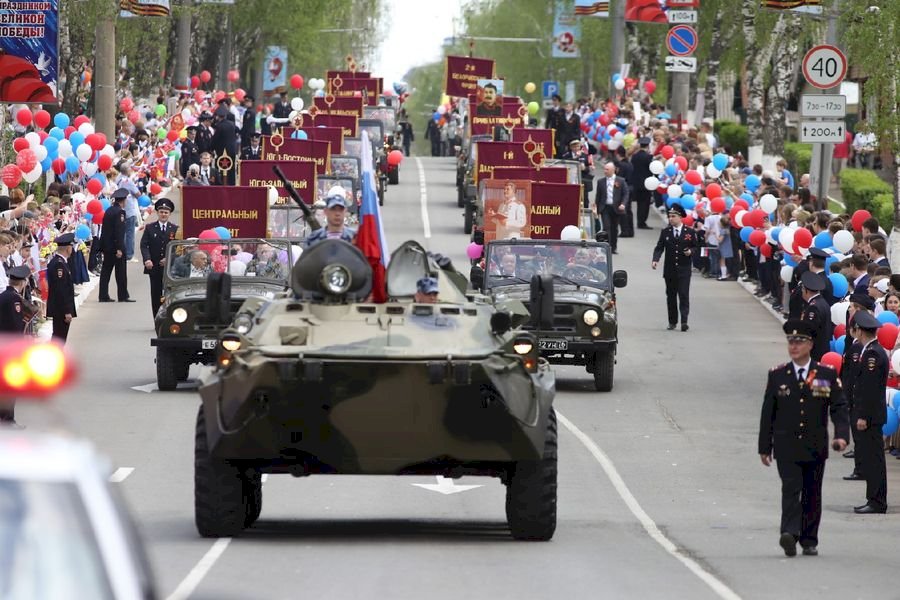 Чем важен праздник день победы. Парад Победы. Парад 9 мая Саранск. 9 Мая парад Победы. Парад 9 мая 2023 в Москве.