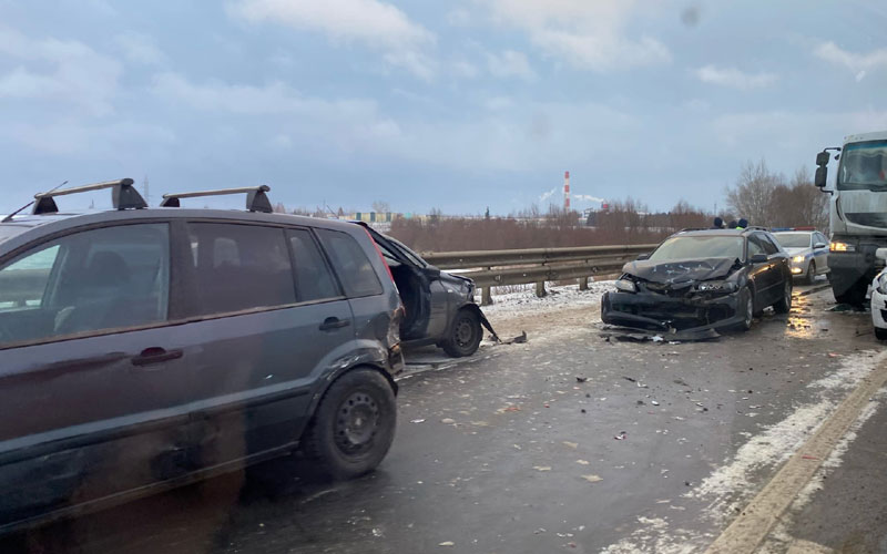 Авария в саранске вчера. ДТП В Саранске вчера Химмаш. ДТП сегодняшний в Саранске.