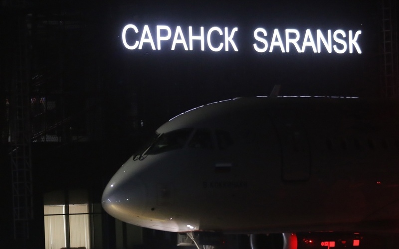 Embraer e170 s7. Аэропорт махачкала самолет победа. Первый полет аэропорт пулково. Самолёт победа волгоград. Аэропорт s7 airlines.